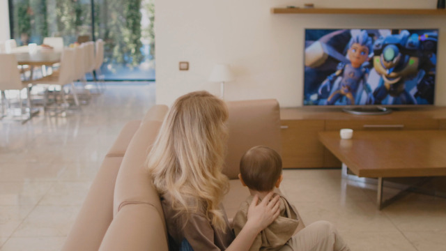 Linear TV vs. Connected TV Advertising: Which Is Right for Your Campaign?<br />
